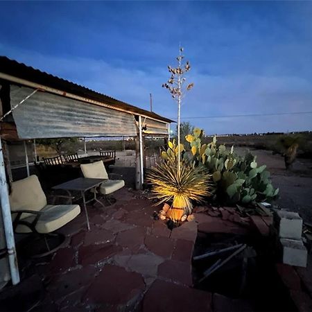 Hole In The Wall Getaway - Usa Mexico Border Bed And Breakfast Columbus 外观 照片