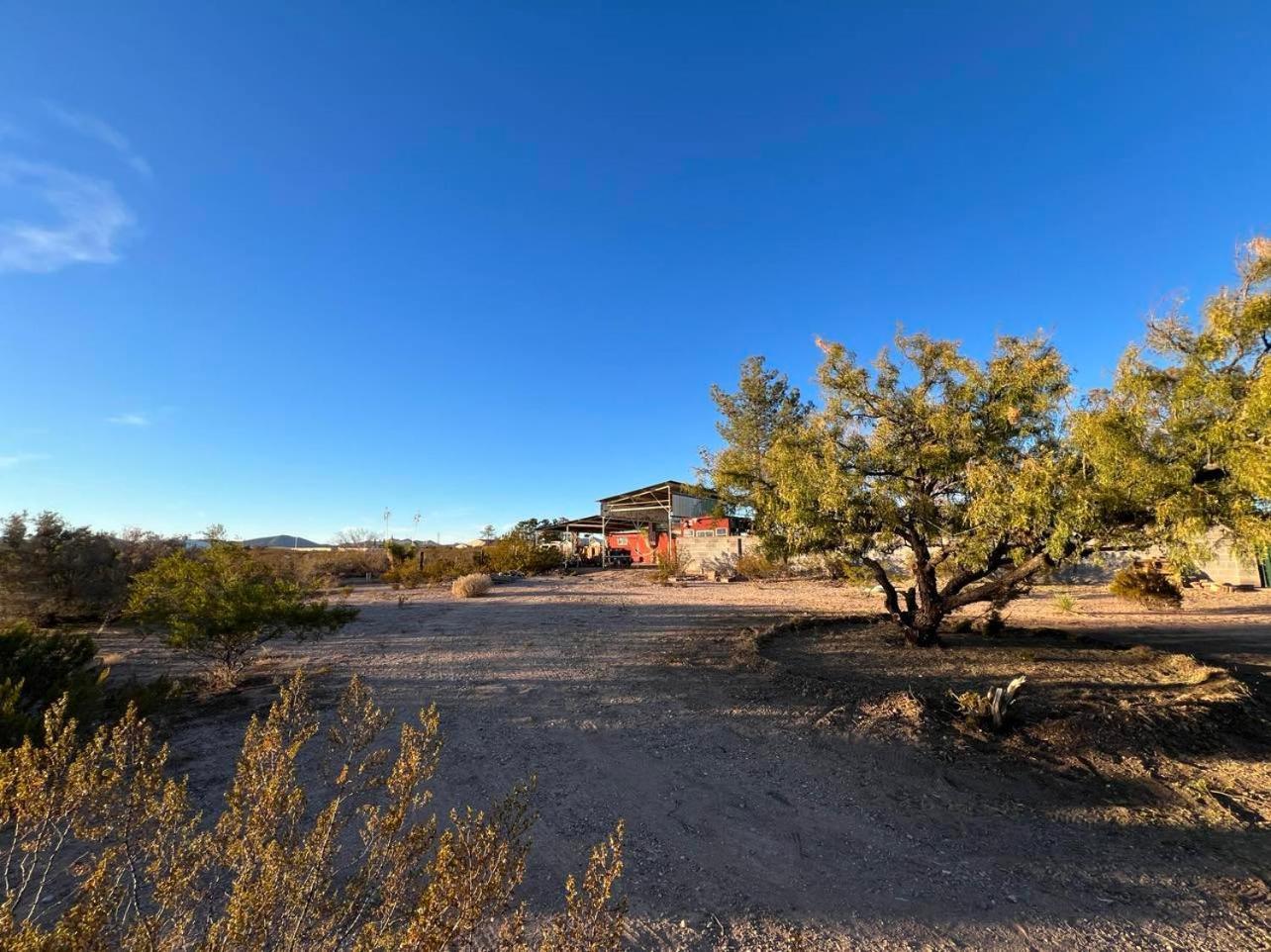 Hole In The Wall Getaway - Usa Mexico Border Bed And Breakfast Columbus 外观 照片