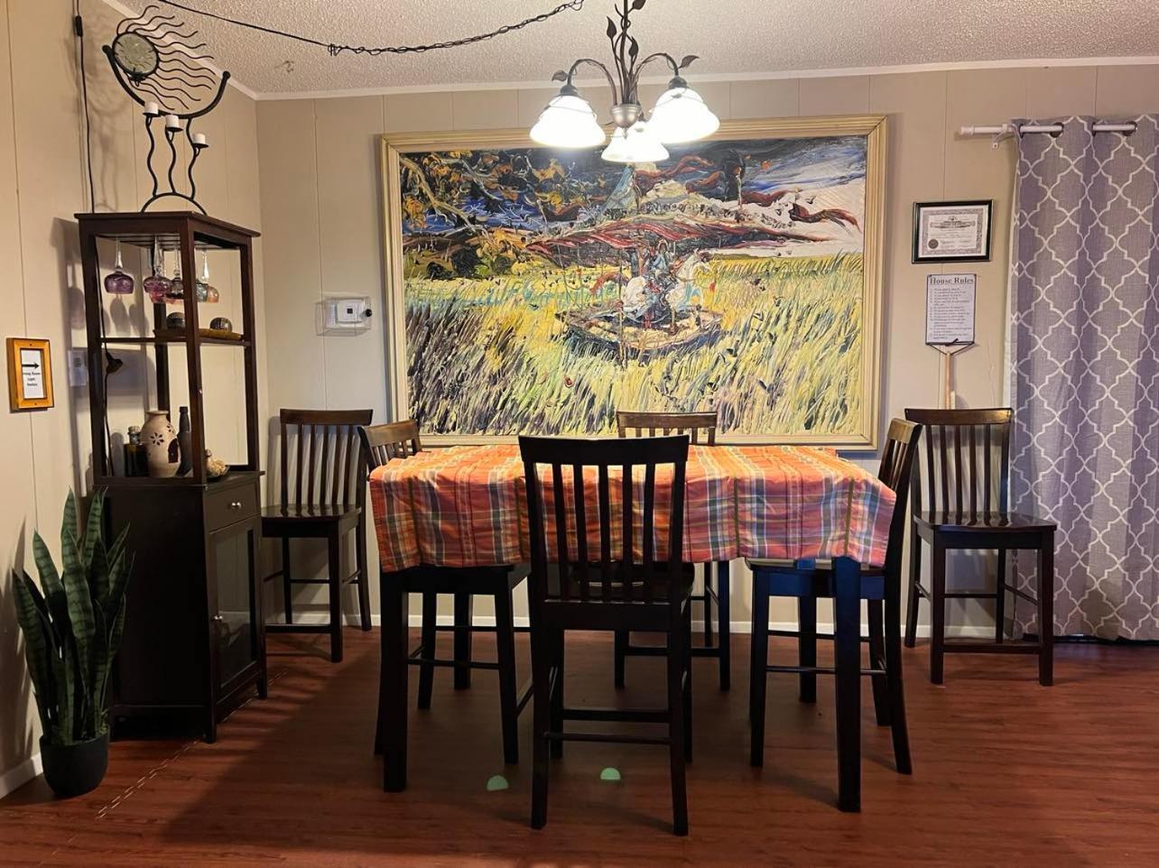 Hole In The Wall Getaway - Usa Mexico Border Bed And Breakfast Columbus 外观 照片