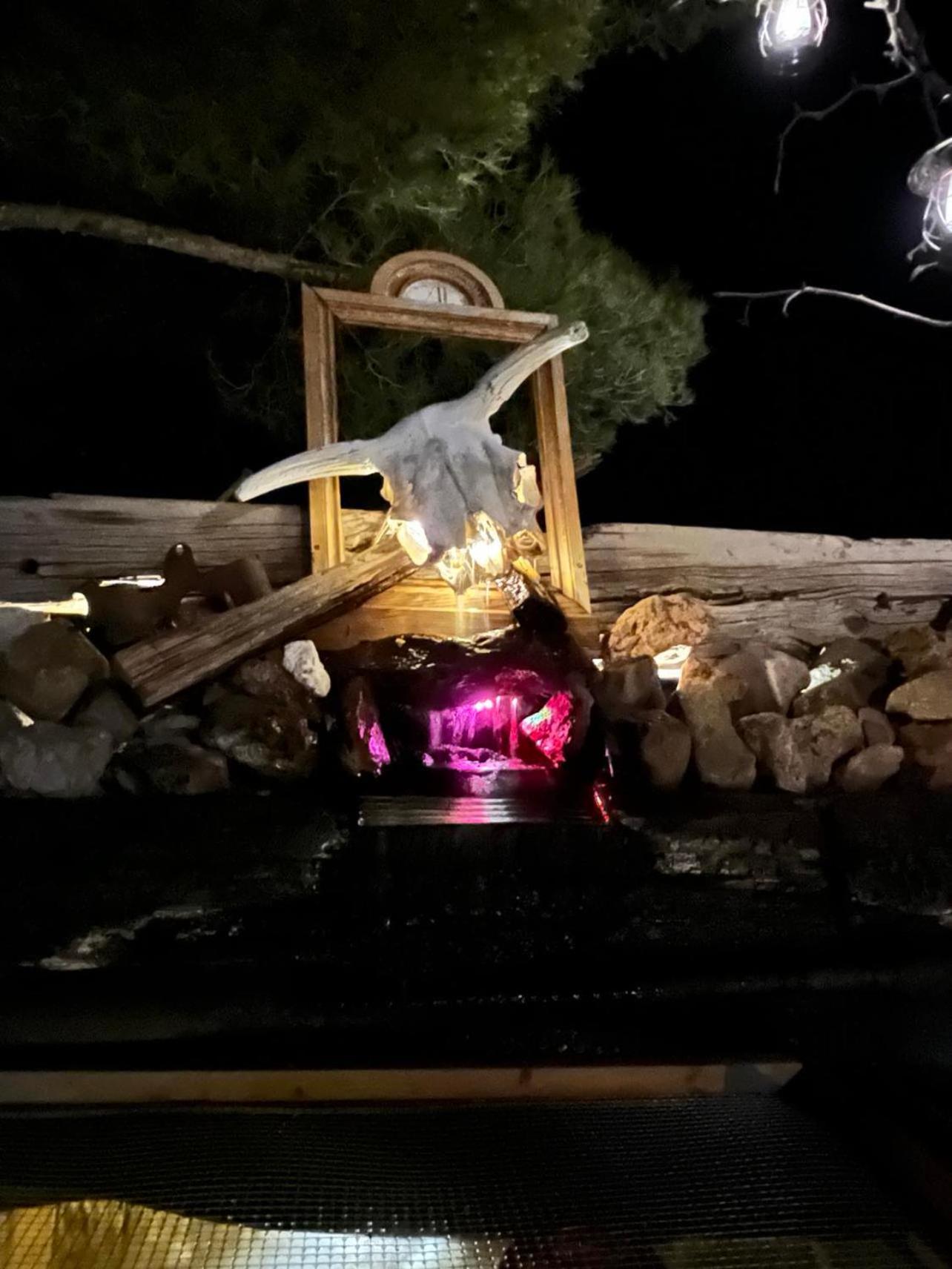 Hole In The Wall Getaway - Usa Mexico Border Bed And Breakfast Columbus 外观 照片