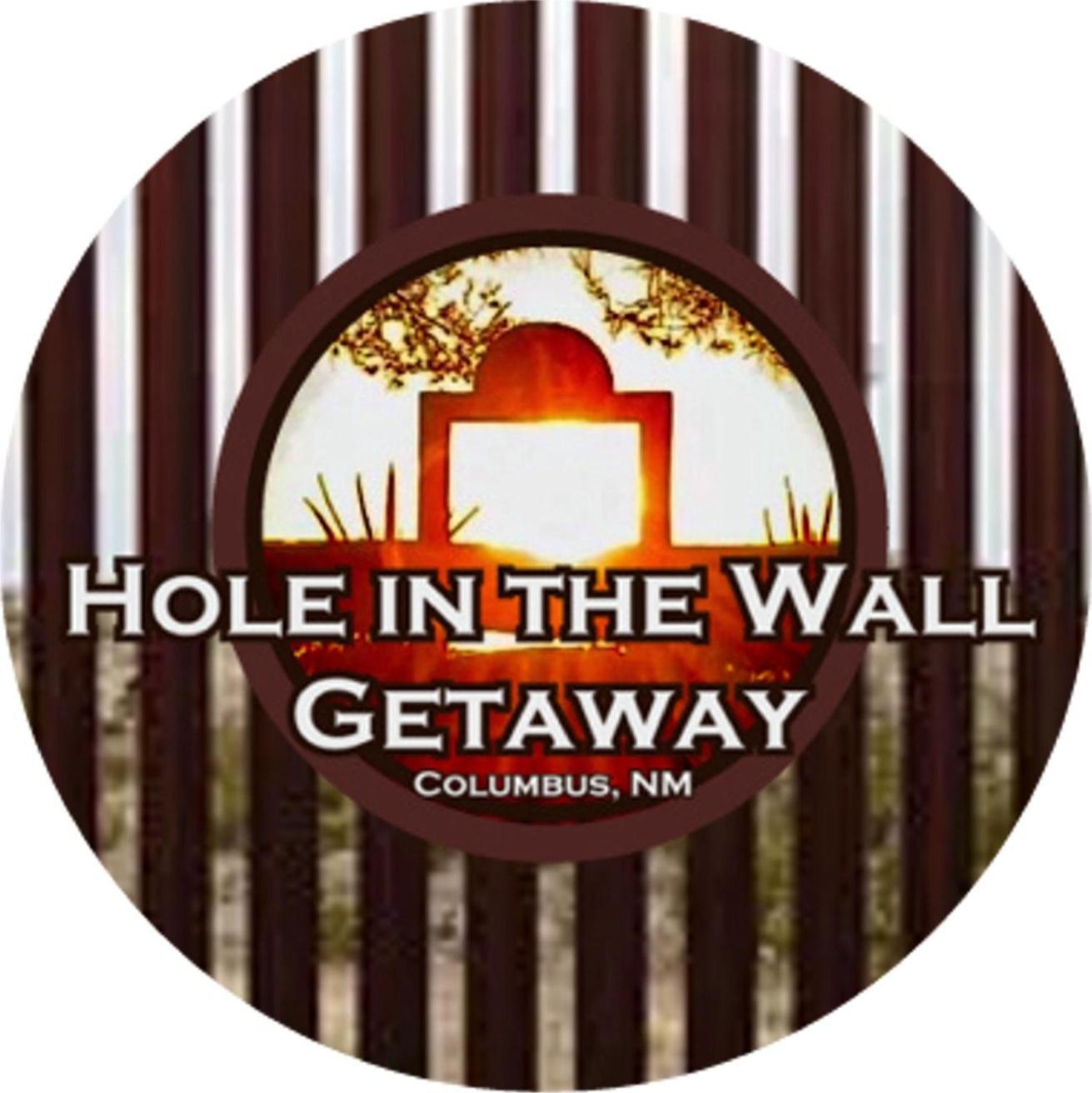 Hole In The Wall Getaway - Usa Mexico Border Bed And Breakfast Columbus 外观 照片
