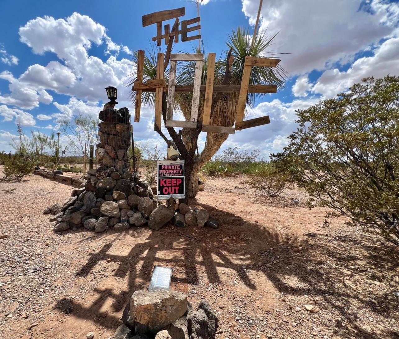 Hole In The Wall Getaway - Usa Mexico Border Bed And Breakfast Columbus 外观 照片