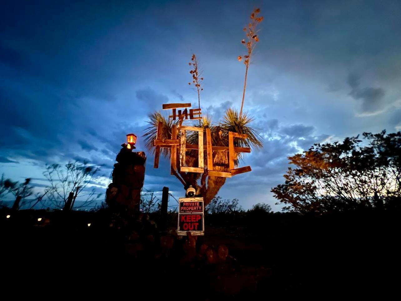 Hole In The Wall Getaway - Usa Mexico Border Bed And Breakfast Columbus 外观 照片